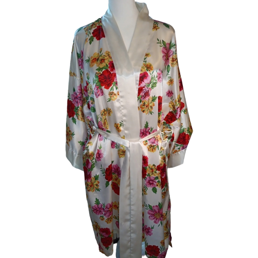 Victoria's secret vintage '90s kimono style robe. In mint condition. Beautiful